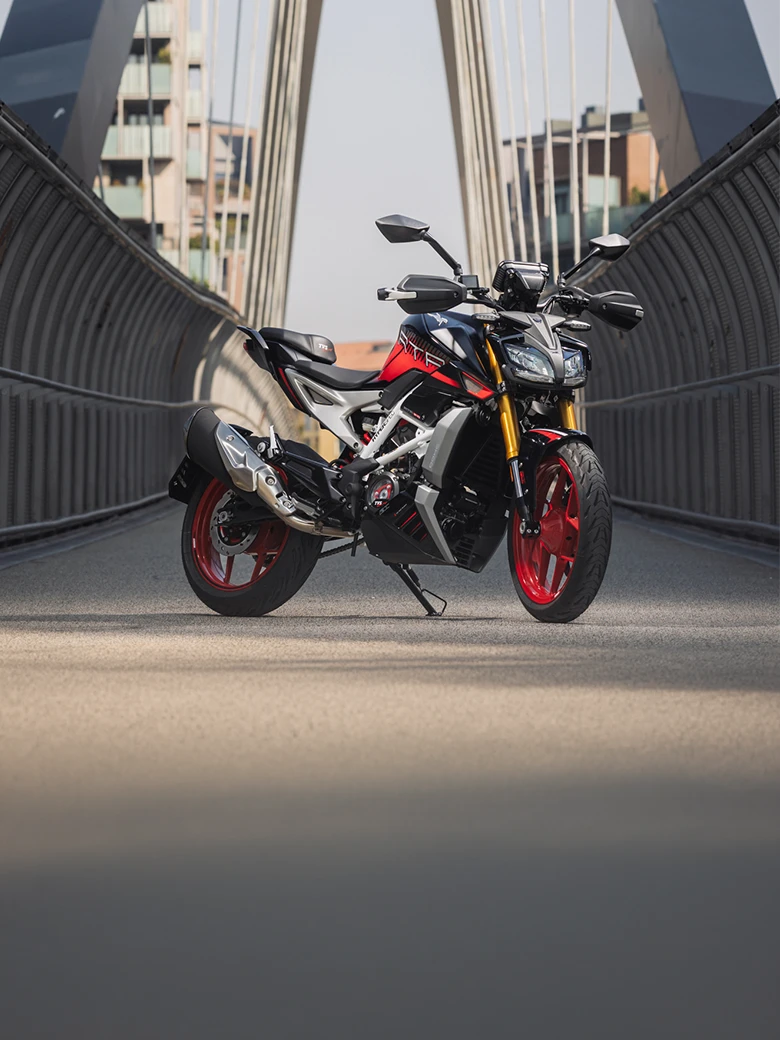TVS RTR black and red